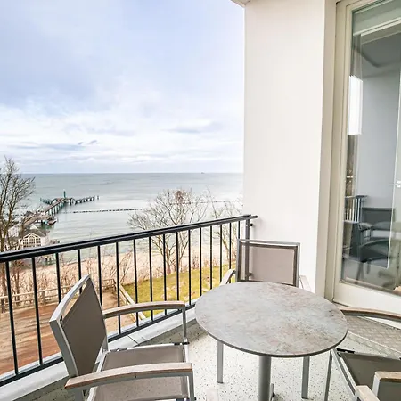 First Meerblick アパート *