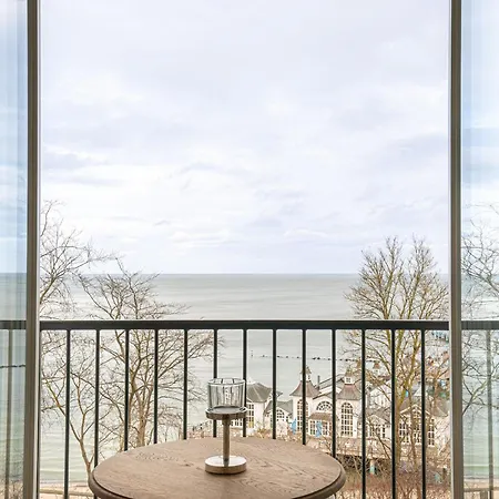 First Meerblick アパート